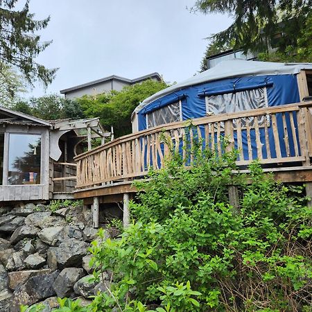 Lunar Cove Inn Charters And Tours Tofino Eksteriør billede