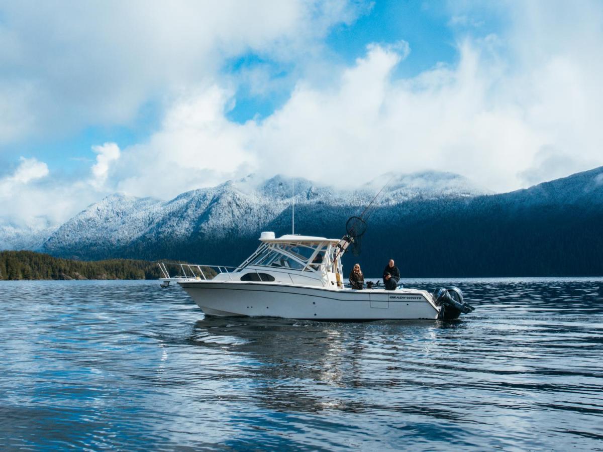 Lunar Cove Inn Charters And Tours Tofino Eksteriør billede