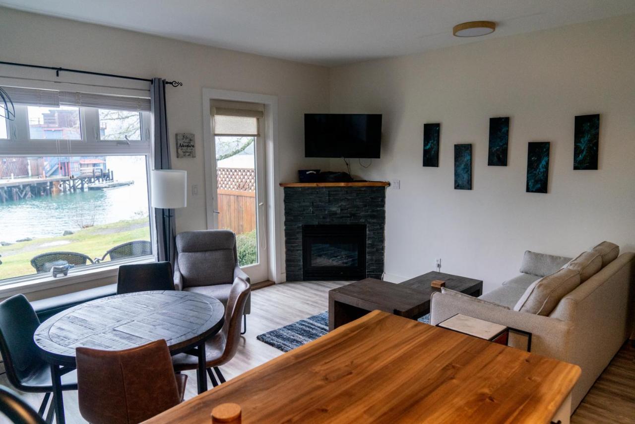 Lunar Cove Inn Charters And Tours Tofino Eksteriør billede