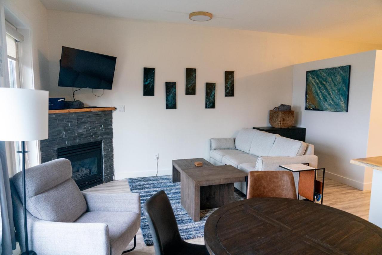 Lunar Cove Inn Charters And Tours Tofino Eksteriør billede